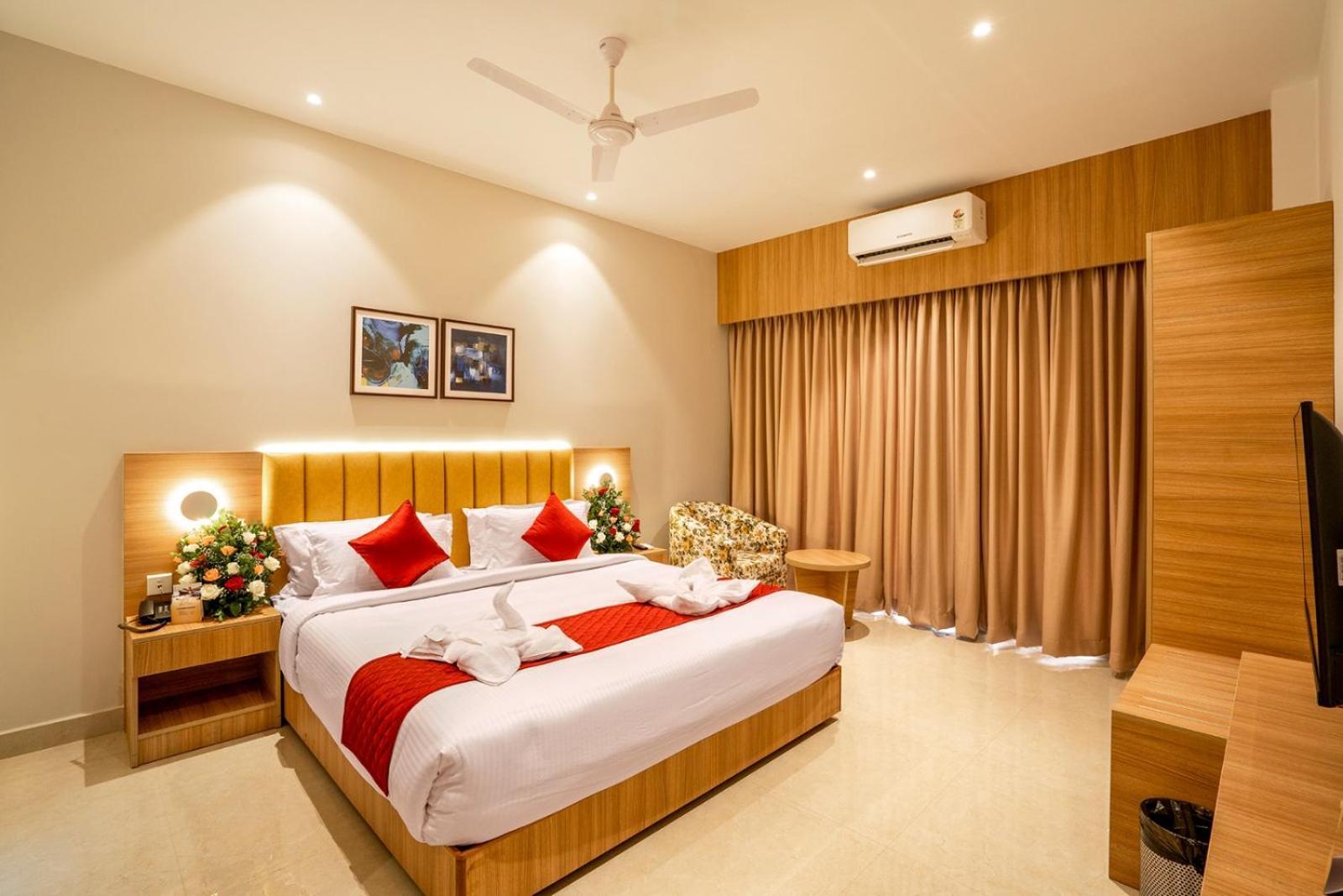 Hotel Grand Avenue Pambadi 외부 사진